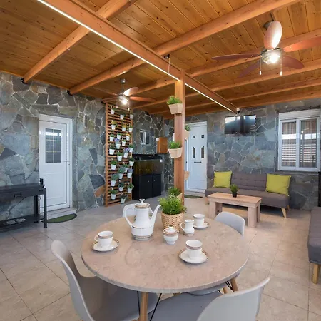 Sioutis House شقة Soroni